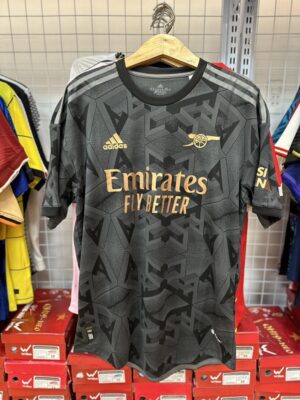 Quần áo Arsenal màu đen sân khách 2022-23 hàng thái f1