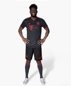 Quần áo Bayern Munich màu đen sân khách thứ 3 2022-23 CT
