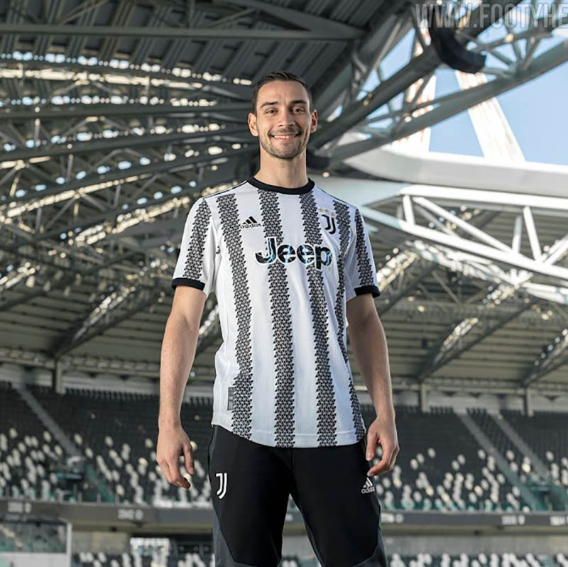 Quần áo Juventus sân nhà 2022-23