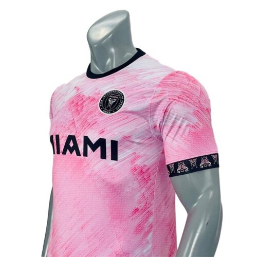 Quần áo Inter Miami màu hồng 2022 nghiêng trái