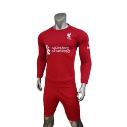 Quần áo Liverpool tay dài màu đỏ 2022 mặt nghiêng