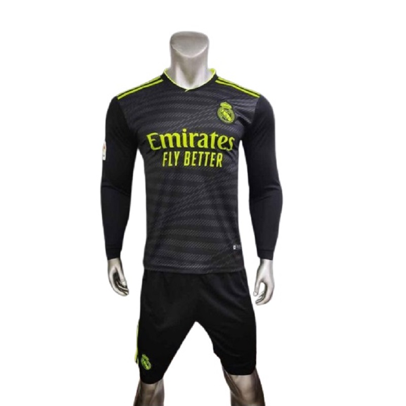 Quần áo Real Madrid tay dài màu đen 2022-23