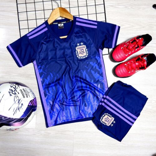 Quần áo trẻ em Argentina màu tím sân khách 2022-23 hàng Việt kiểu 1