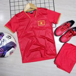 Quần áo bóng đá trẻ em Việt Nam sân nhà màu đỏ 2022-23