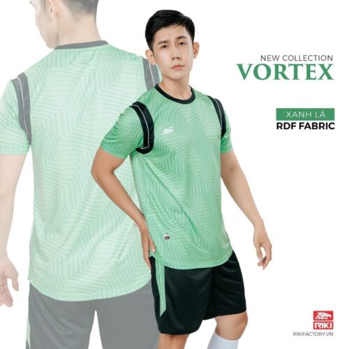 Quần áo đá banh không logo Riki Vortex màu xanh lá