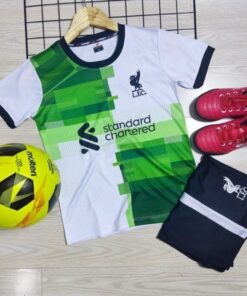 Quần áo bóng đá trẻ em Liverpool 2024 màu trắng sân khách hàng Việt