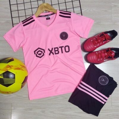 Quần áo bóng đá trẻ em Miami 2024 màu hồng Just Play