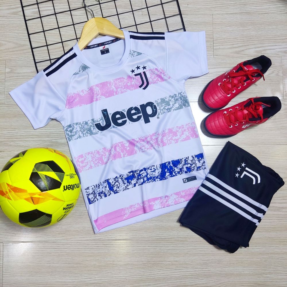 Quần áo trẻ em Juventus 2024 màu trắng sân khách hàng Việt