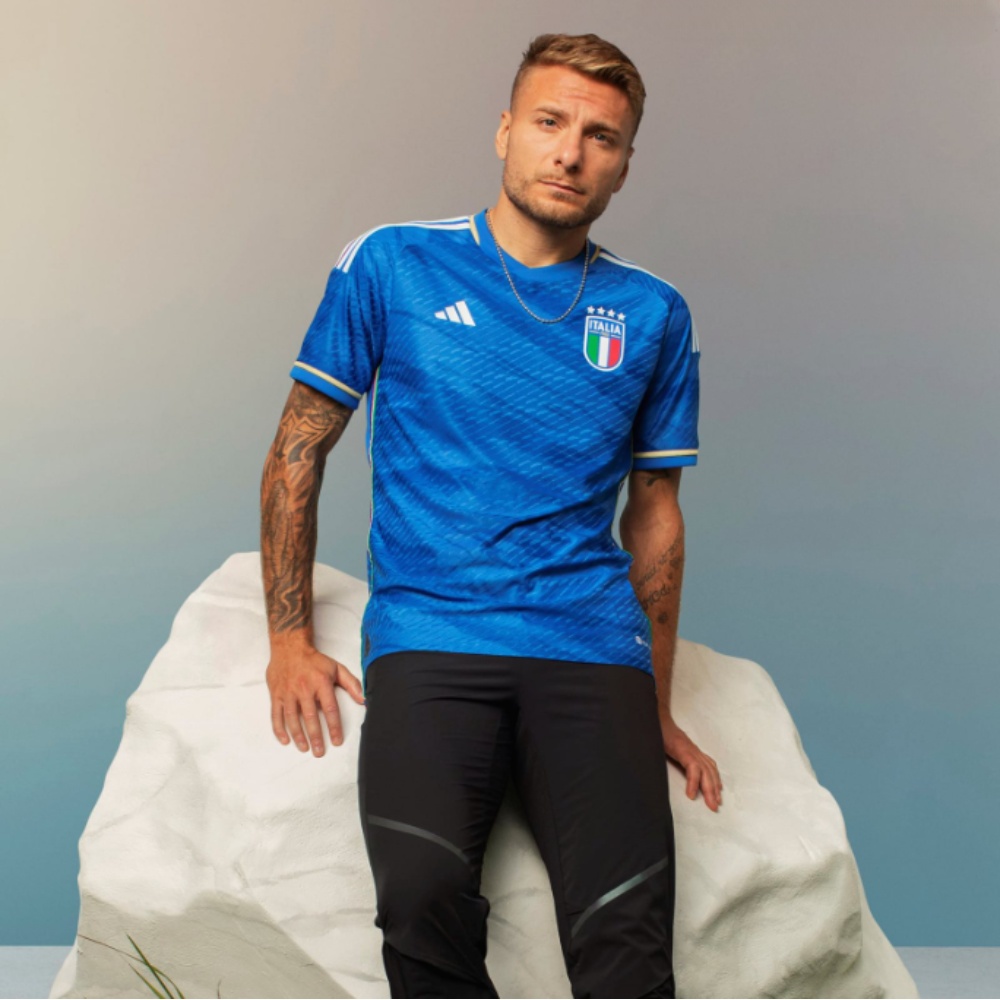 Quần áo đội tuyển Ý màu xanh sân nhà 2023-24