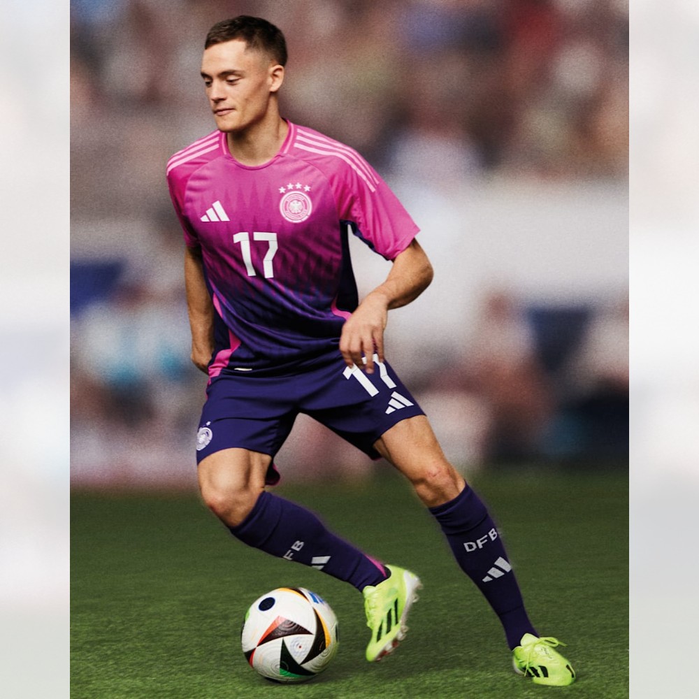 Quần áo Đức màu hồng sân khách Euro 2024 cầu thủ