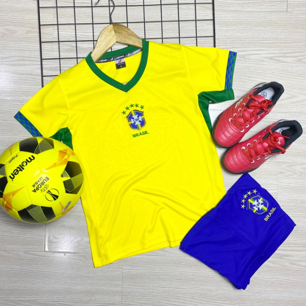 Quần áo bóng đá trẻ em Brazil 2024 JP vàng