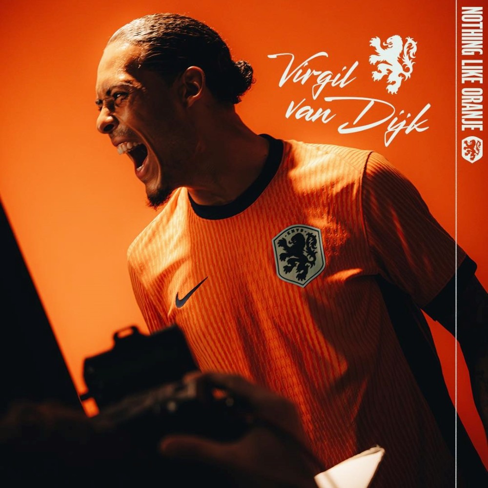 Quần áo Hà Lan màu cam sân nhà Euro 2024 hình cầu thủ