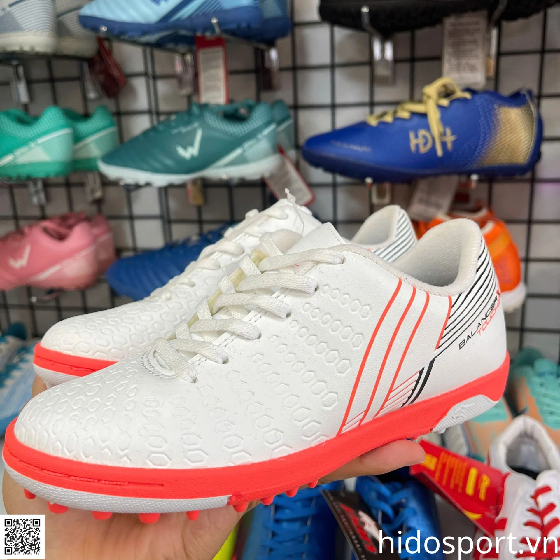 Top 5 Mau Giay Da Bong Tre Em Mua He 2025 Ngon Bo Re Mau Giay Pan Balancer Touch X Hinh Anh Thuc Te Tai Hido Sport 002