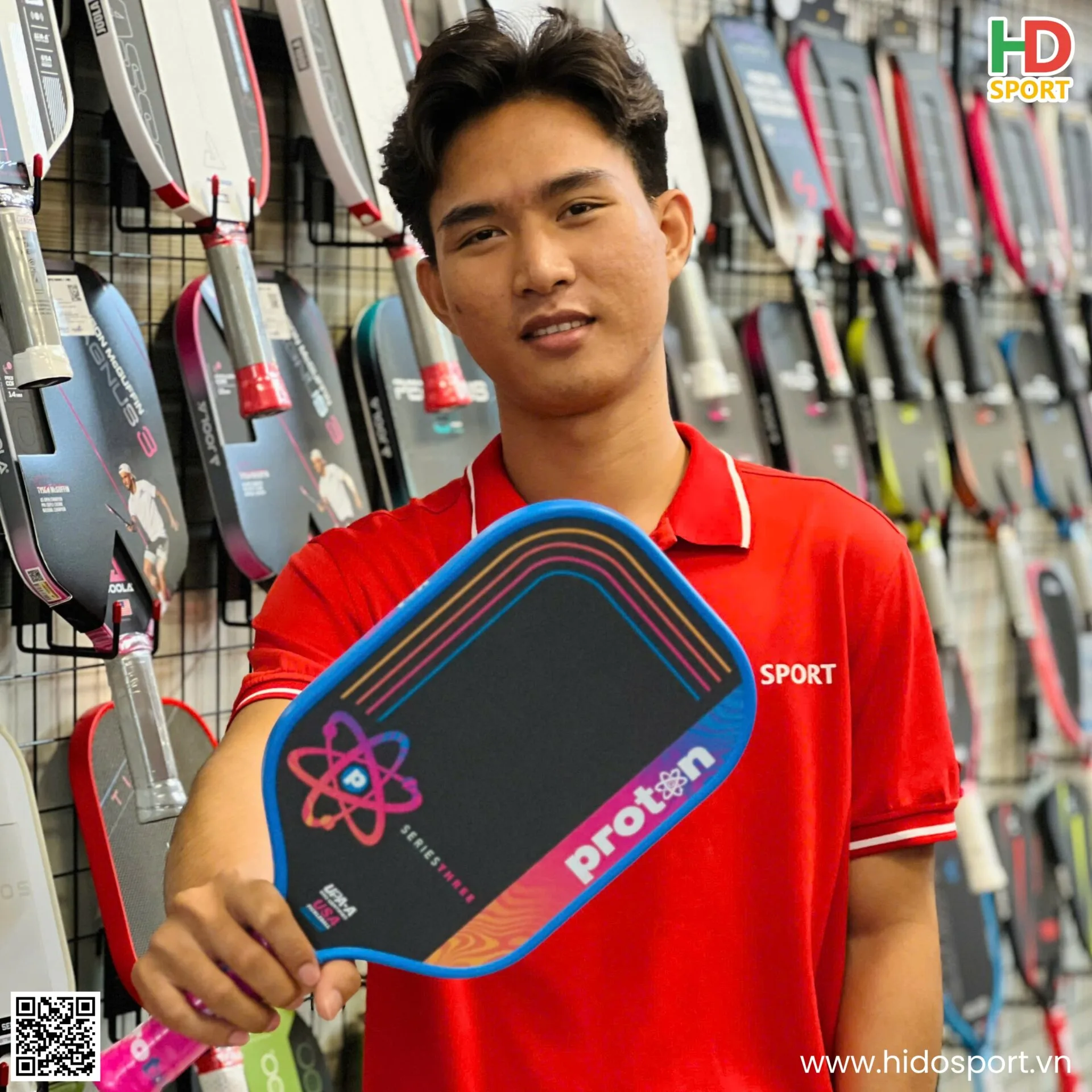 Vot Pickleball Chinh Hang Proton Series Three Vien Xanh Hinh Anh Thuc Te Tai Hido Sport 006