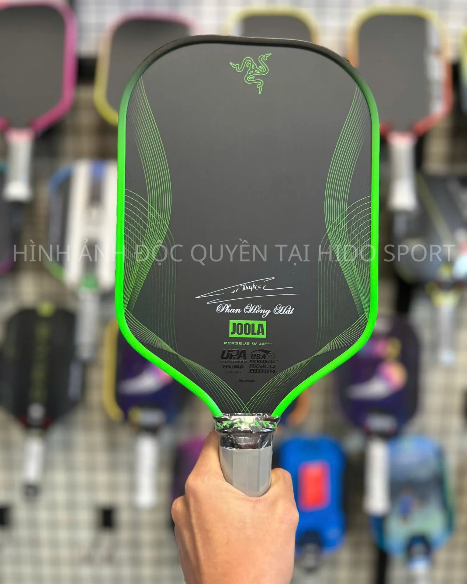 10 Mau Vot Pickleball Dang Cap Lam Qua Tang Sep Va Doi Tac Razer 01