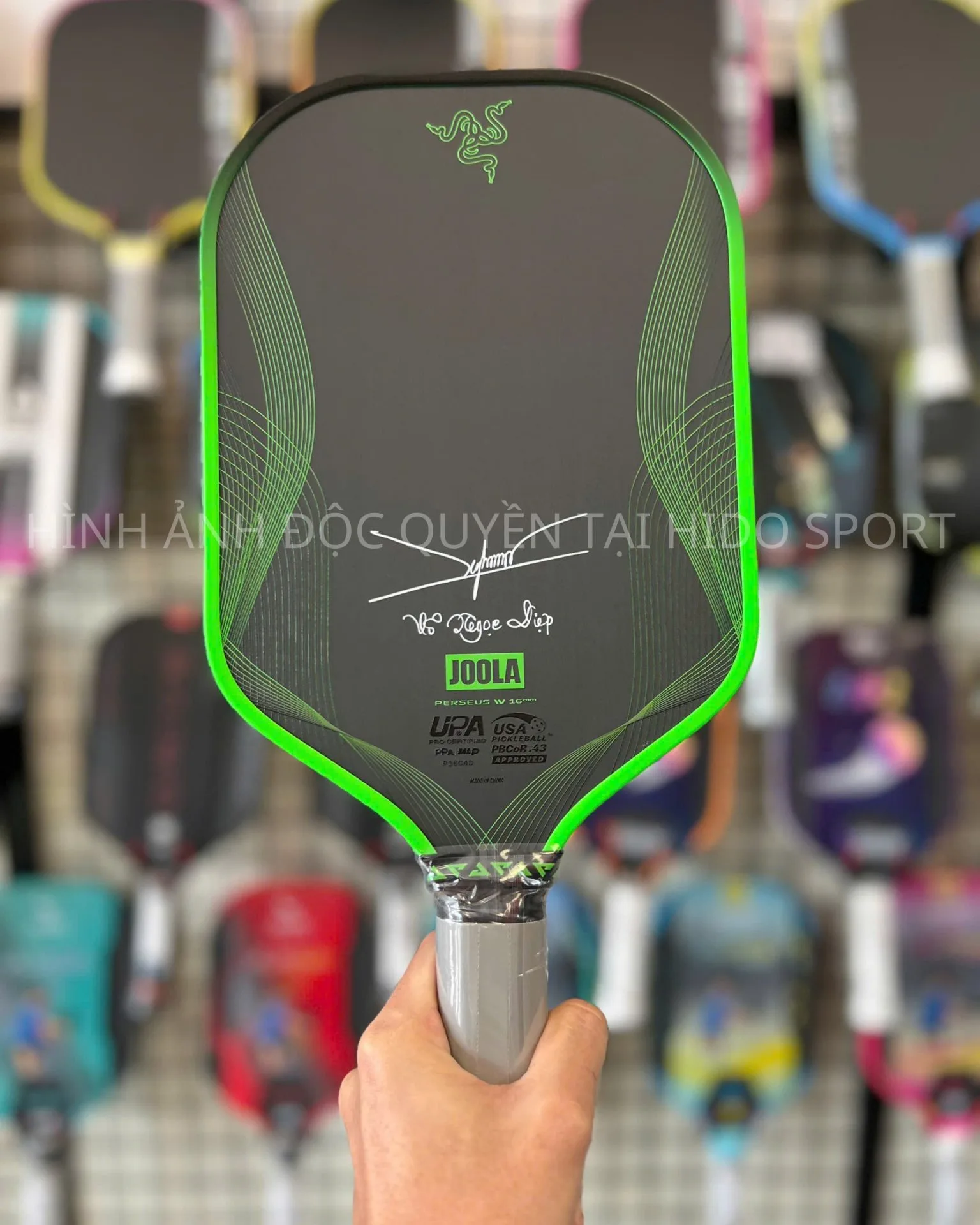 10 Mau Vot Pickleball Dang Cap Lam Qua Tang Sep Va Doi Tac Razer 02