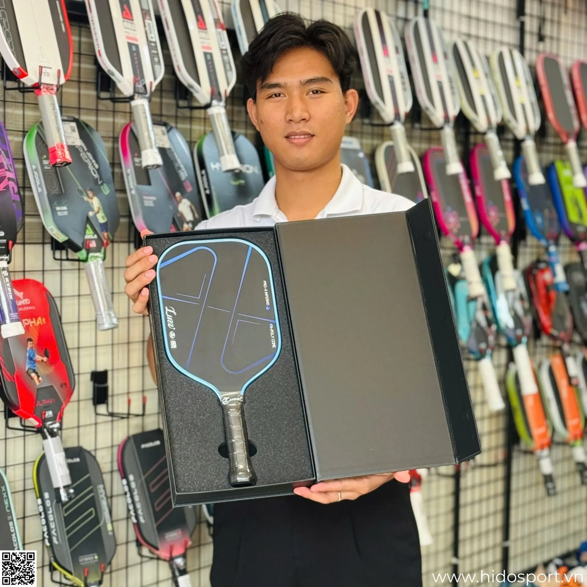 Vot Pickleball Luzz Pro 4 Blue Blaze Inferno Hinh Anh Thuc Te 004