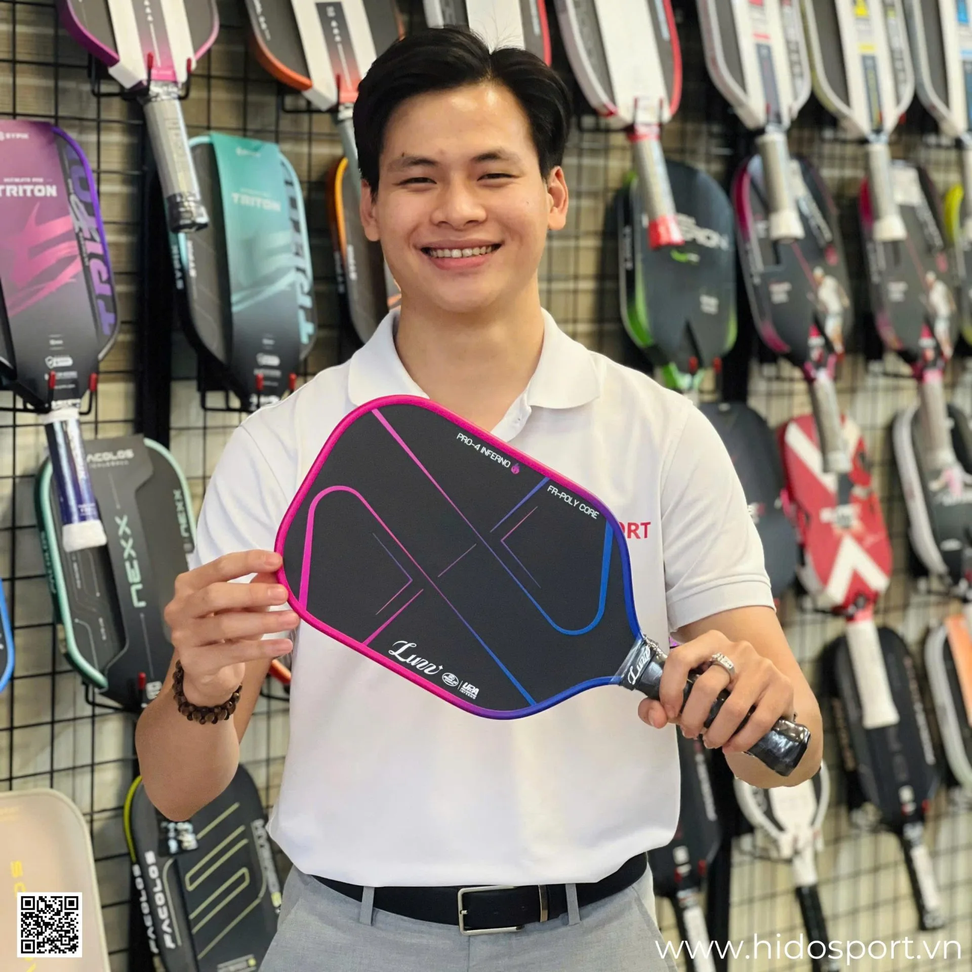 Vot Pickleball Luzz Pro 4 Inferno Hinh Anh Thuc Te 001