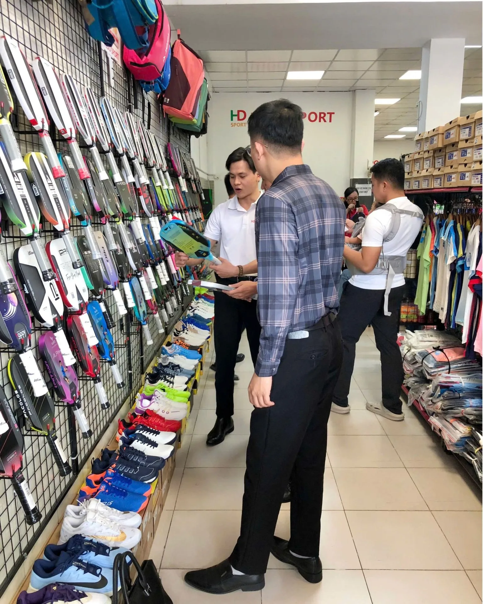 Vot Pickleball Cho Nguoi Moi Choi Hinh Anh Thuc Te 1