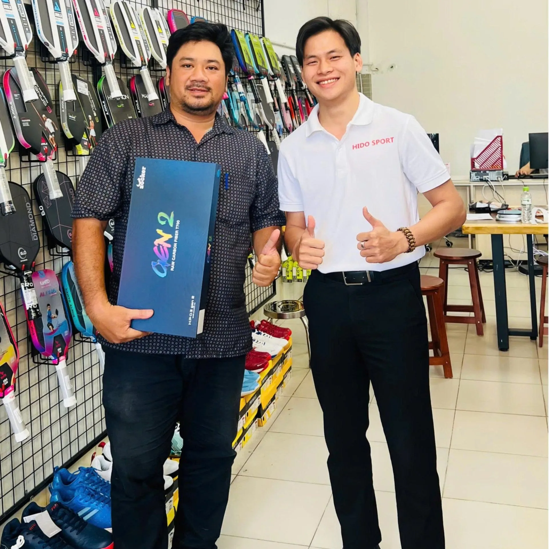Khách Hàng Việt Nam Và Quốc Tế Mua Vợt Pickleball Tại Hido Pickleball