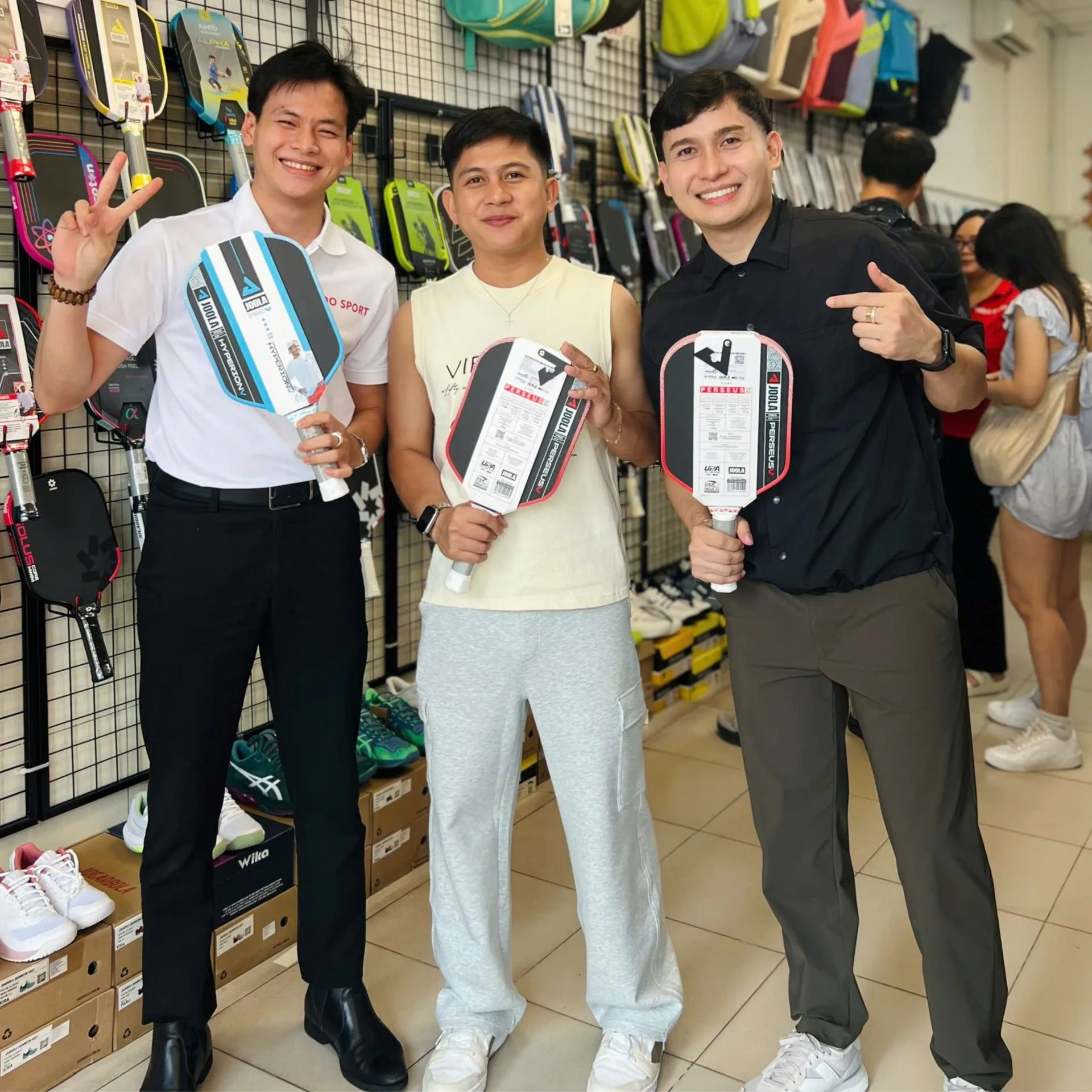 Khách Hàng Trải Nghiệm Vợt Pickleball Joola Tại Hido Sport