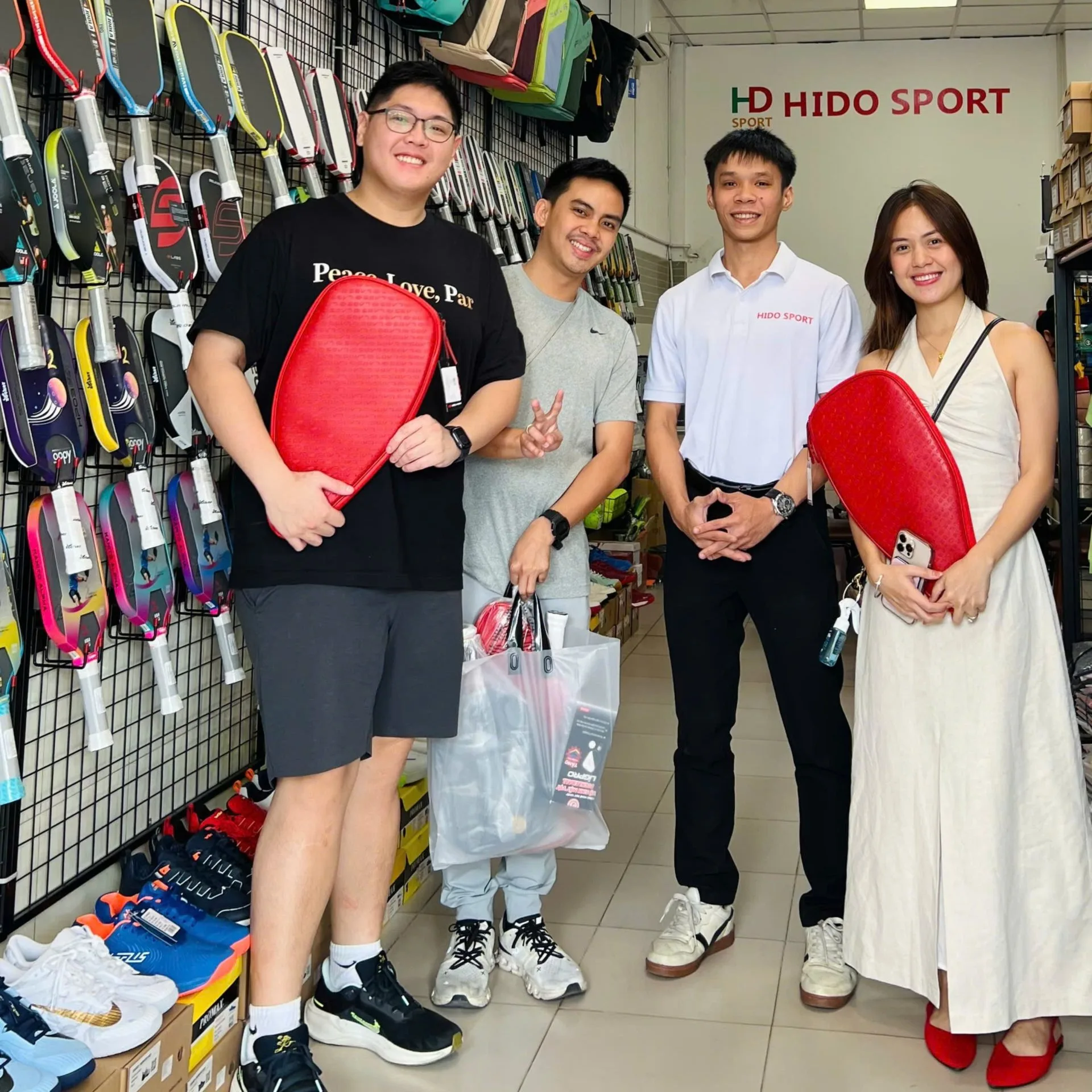 Trải Nghiệm Mua Sắm Vợt Pickleball Chính Hãng Tại Hido Sport