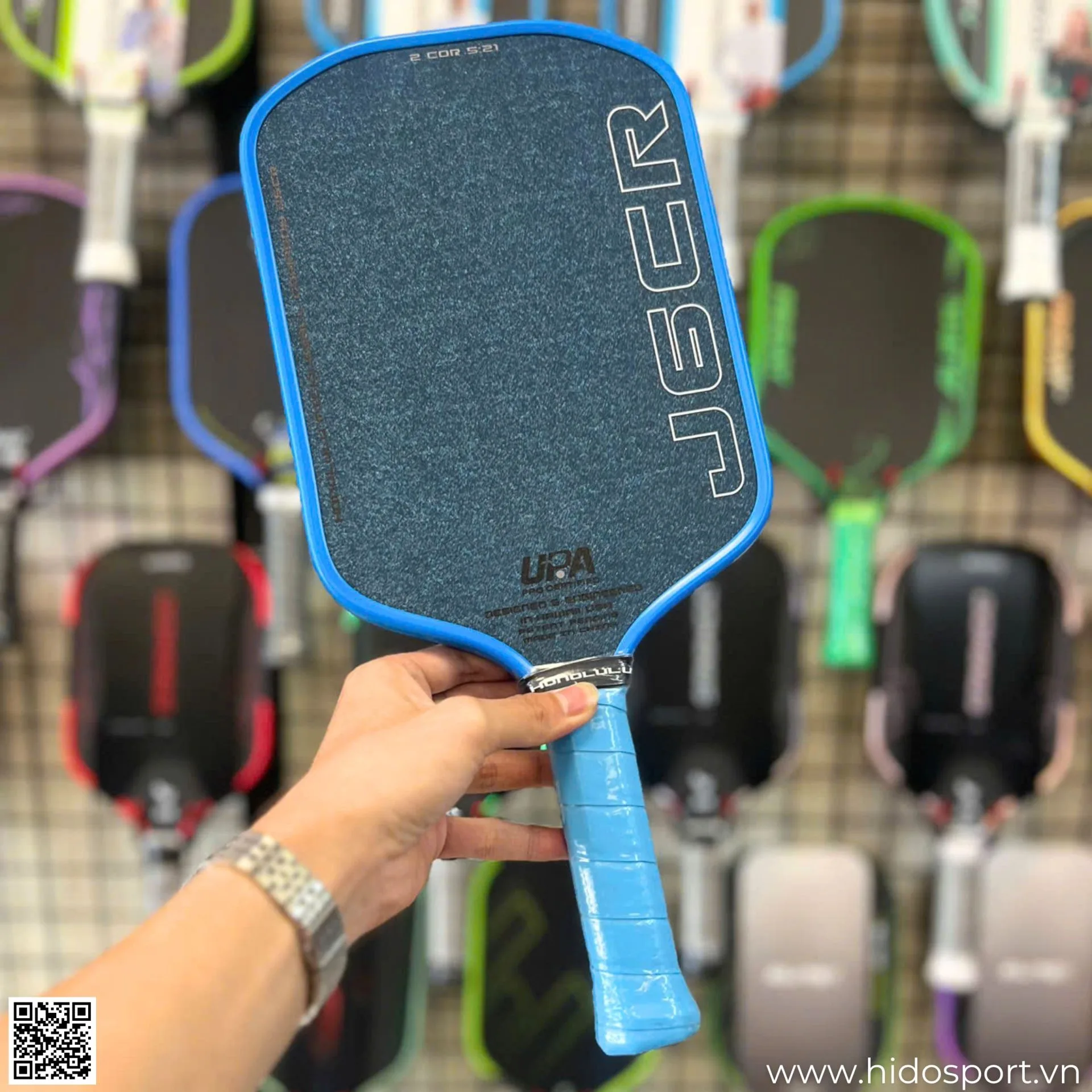 (TITLE)% Vot Pickleball Honolulu J6cr Crystal Blue Mat Truoc Cam Tay