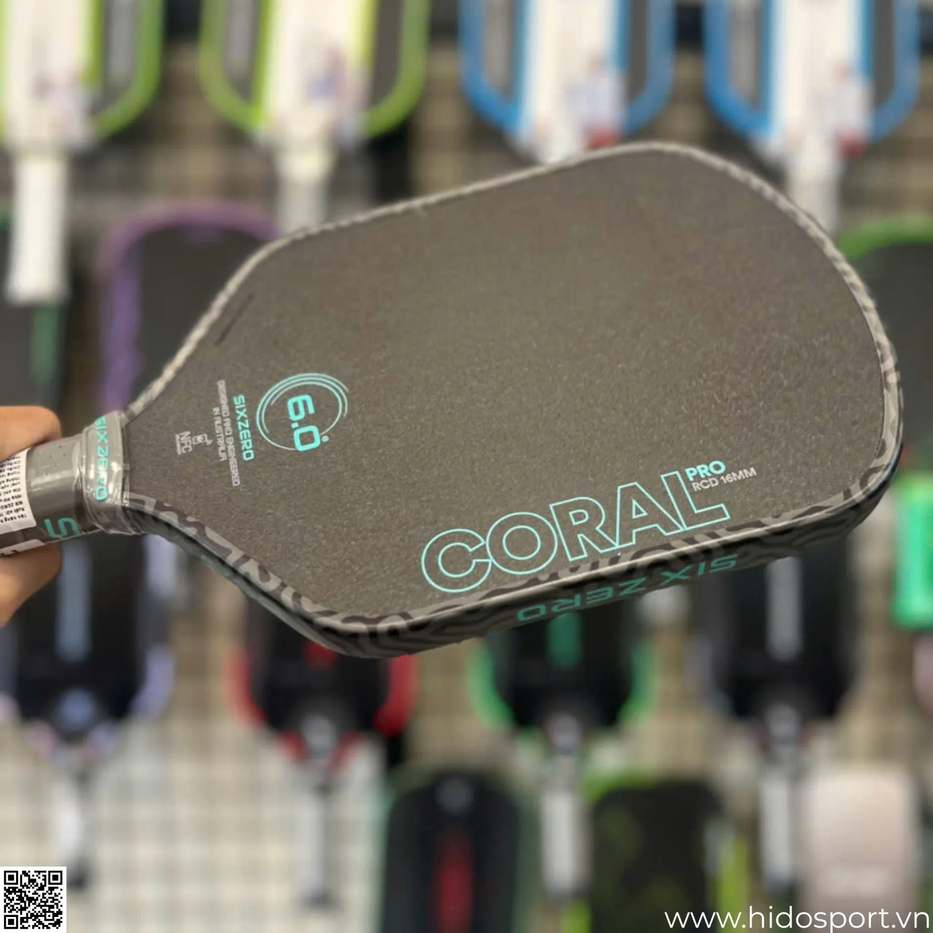 (TITLE)% Vot Pickleball Six Zero Coral Pro 16mm Goc Nghieng
