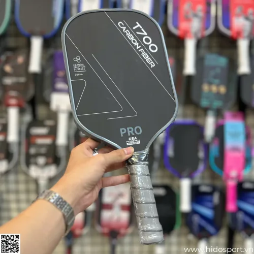 (TITLE)% Vợt Pickleball T700 Đen Xám – Hình Thực Tế