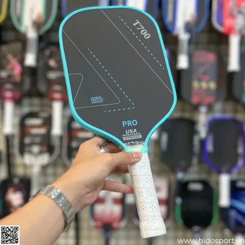 (TITLE)% Vợt Pickleball T700 Đen Xanh Ngọc – Hình Thực Tế